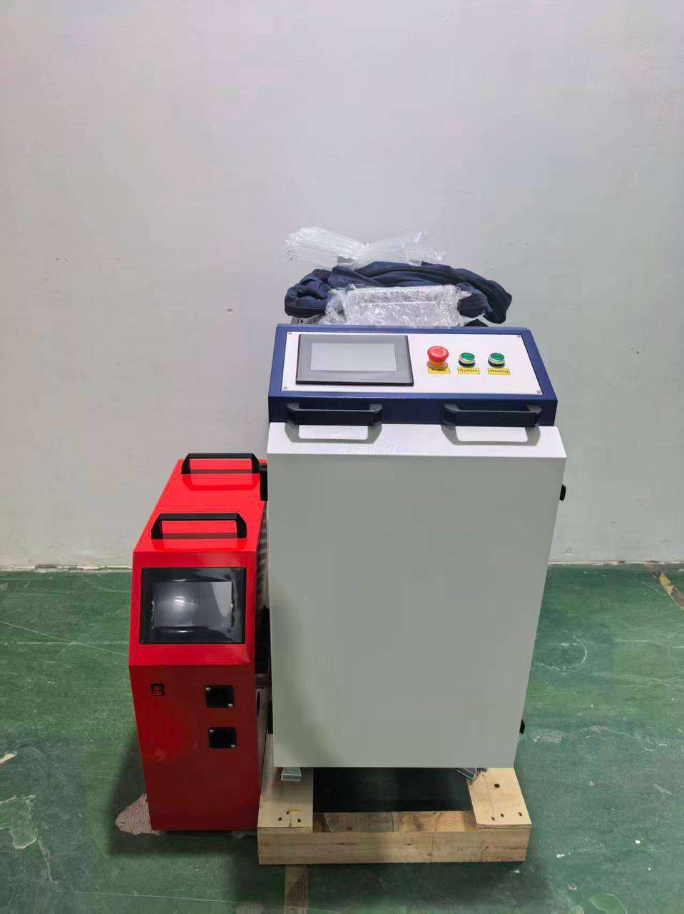 Аппарат лазерной сварки 4 в 1 LWD-3000 (Raycus, SUP33T)